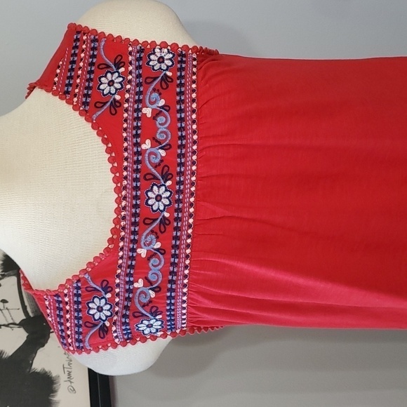 St. John's Bay red Women's top Lovely enbroidery at the top in blue/white Size S - Picture 2 of 9